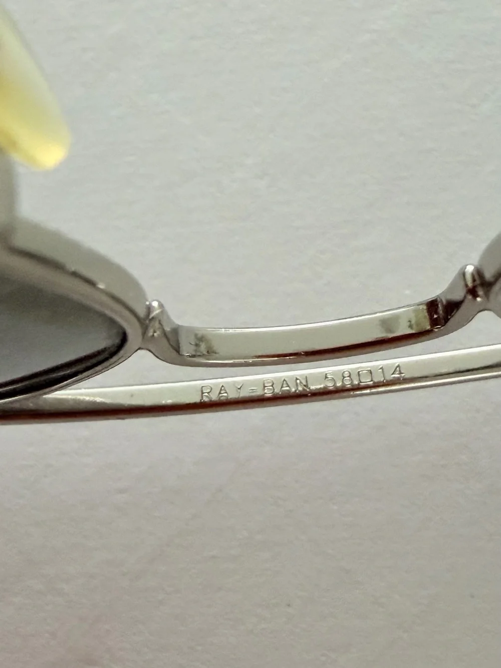 Ray-Ban iconic ray